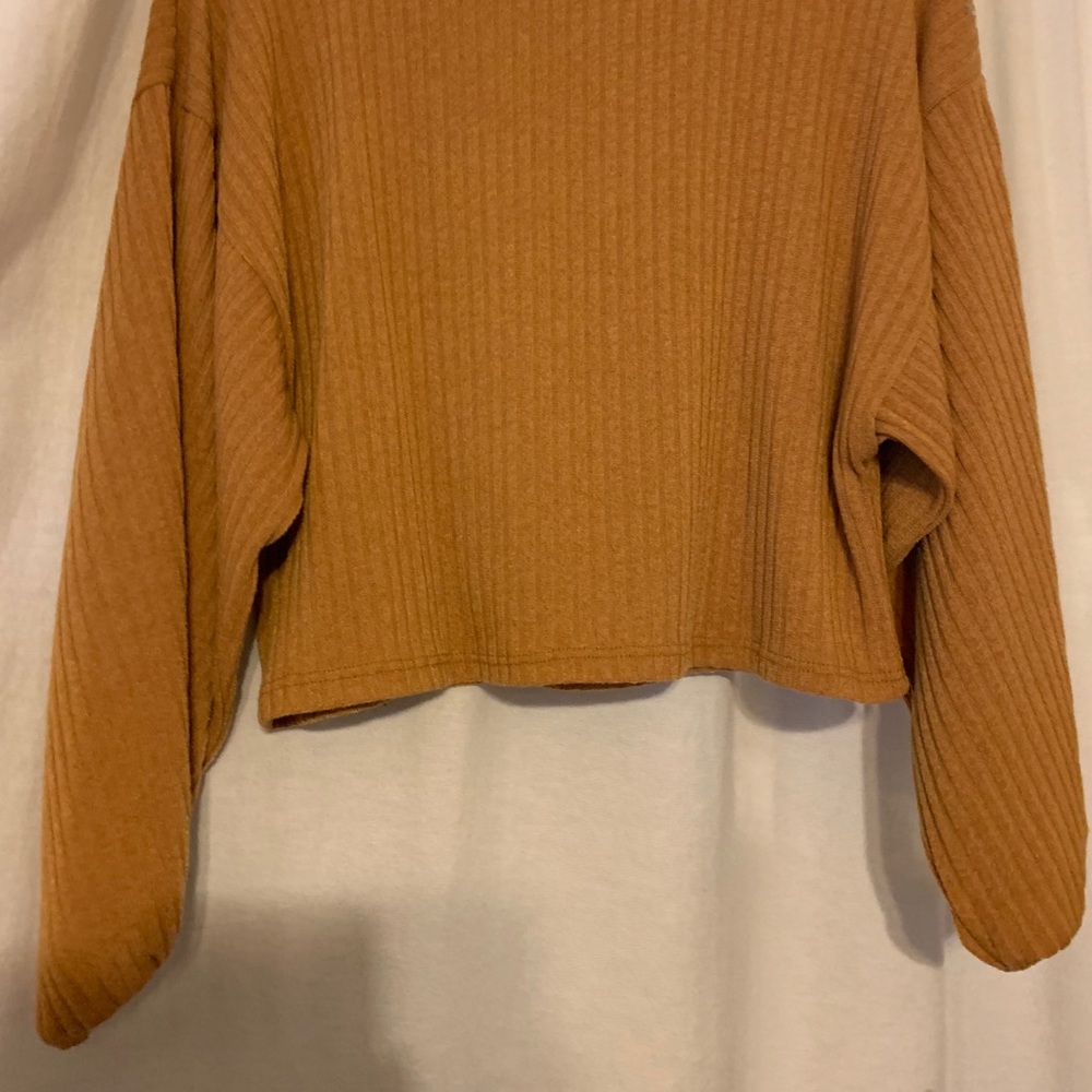 Mustard sweater 💛 - Picture 2 of 3